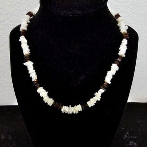 Vintage Hawaiian Mens/Woman's Puka Shell Necklace